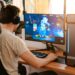 Ein Gamer beim Spielen